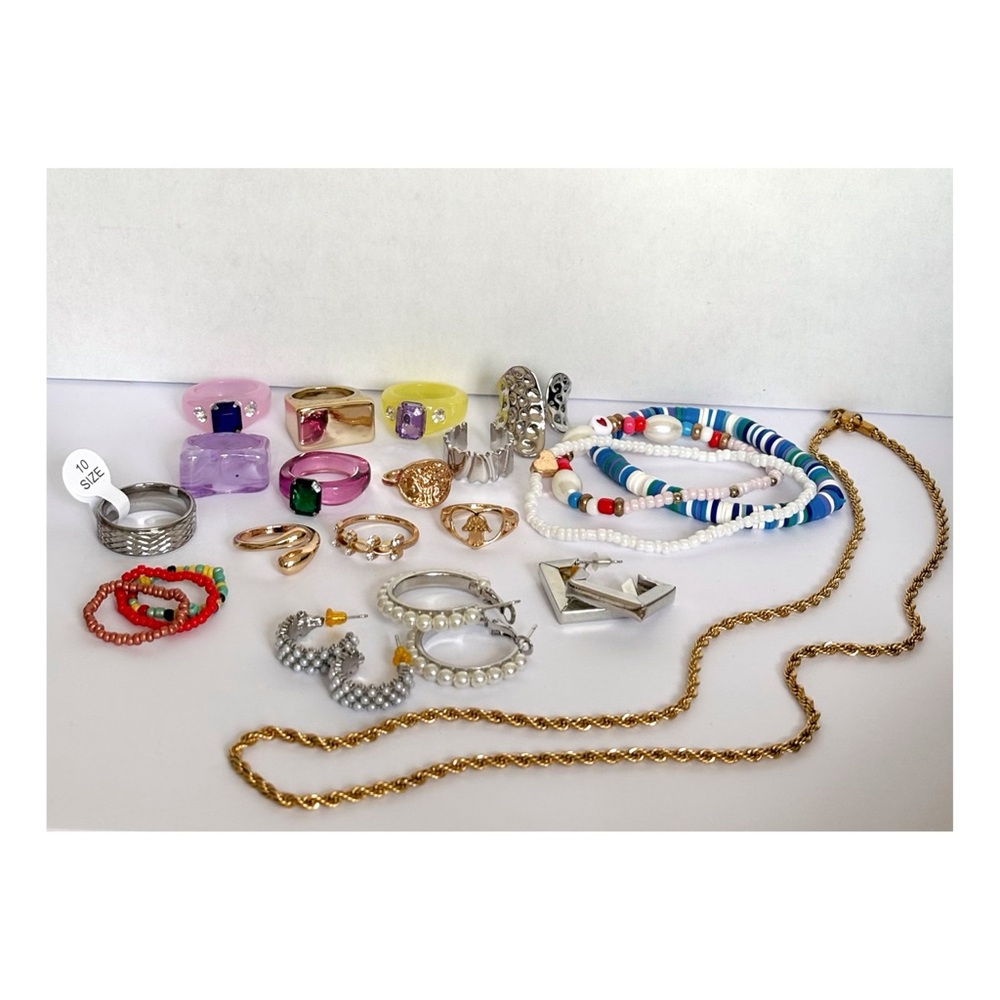 Bundle of Mixed Costume Jewelry